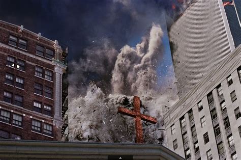 20 Chilling Images From The 911 Attacks That Youve