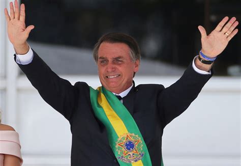 Quality wallpaper with a preview on: Brazil's controversial new president embraced by Trump ...