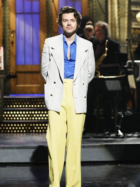 When i google harry styles worst outfit, it's all the same picture. ?? 5 Epic Harry Styles Outfits I'm Going to Re-Create This ...