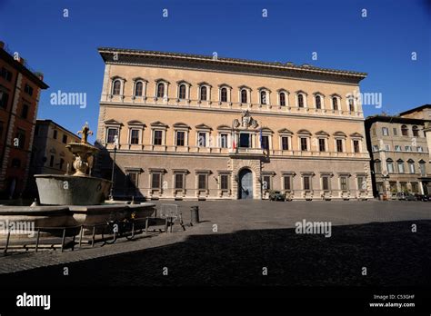 Italy Rome Piazza Farnese Palazzo Farnese Stock Photo Alamy
