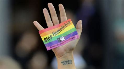 día del orgullo gay seis datos preocupantes sobre la homofobia en el mundo informe raxen