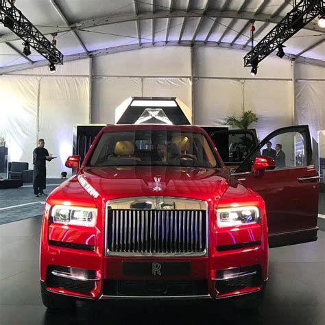 Rolls royce suv red interior. Rolls-Royce Cullinan SUV truck red | Rolls royce cullinan ...