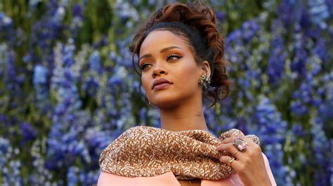 “i Couldnt Dare Do That” Rihanna Confirms She Turned Down Super Bowl