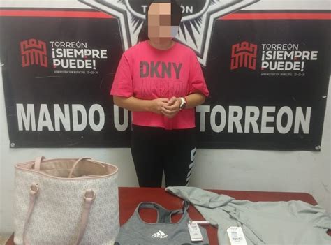 mujer intenta robar sudadera y top en tienda departamental de torreón fue detenida el siglo