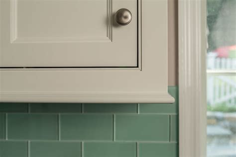 Moulding parts come with high. Light rail on inset cabinets?? Pictures Please! ASAP!!