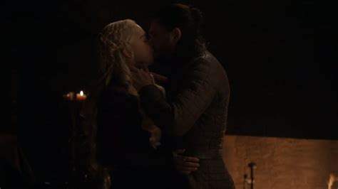 Got Jon And Daenerys Kiss Each Other Game Of Thrones