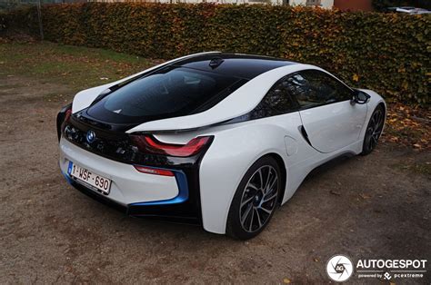 'everything is very serene for the first few miles as i just enjoy the various sensations. BMW i8 - 29 November 2019 - Autogespot