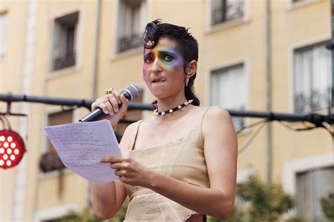 Las lágrimas de Alba Flores como pregonera del Orgullo en Madrid Nuestra forma de vida bien