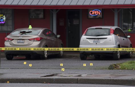 2 injured in Vancouver bar shooting, suspect sought - The Columbian