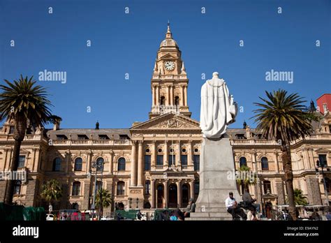 Cape Town City Hall And Grand Parade In Cape Town Western Cape South