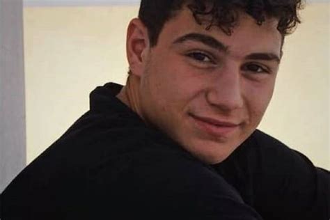 Jun 13, 2021 · σορός γυναίκας, αγνώστων μέχρι στιγμής στοιχείων, εντοπίστηκε και ανασύρθηκε χθες από τη θαλάσσια περιοχή α' αλιπέδου αλίμου. Νίκος Μοίραλης: 18χρονος μπασκεμπολίστας σκοτώθηκε σε ...