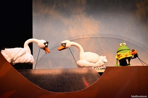 Ugly Duckling Shows Zagreb Puppet Theatre