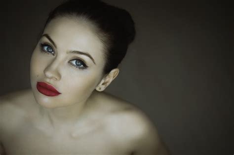 hintergrundbilder gesicht frau modell porträt brünette rot fotografie kleid mode