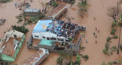 Idai battered central mozambique on friday, killing at least 21 people. Mozambique Cyclone Idai: Thousands of survivors cling to rooftops as death toll rises