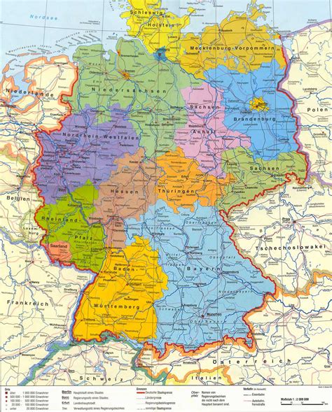 Latitud, longitud y zona horaria de un gran número de ciudades clasificadas por países y provincias o estados. Mapa Político de Alemania 1990 - Tamaño completo