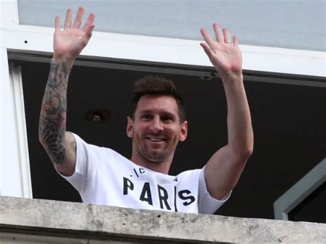 Football Messi A Signé Un Contrat De Deux Ans Avec Le Psg Challenges