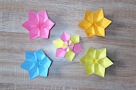 Unsere bastelanleitungen halten für sie zahllose basteltipps mit den unterschiedlichsten materialien bereit. Ellies BlumenSpecial- Origami Blume falten (Narzisse ...