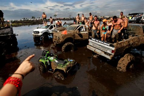 Okeechobee Mudfest Is The Ultimate Mud Party 38 Pics