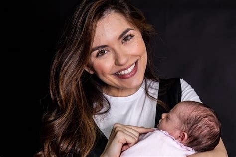 Sara barradas vive drama familiar. Sara Barradas rendida a momento entre filha e tia mais nova