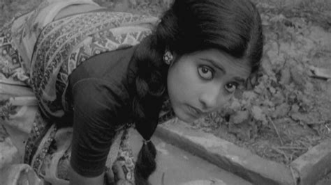 Bangladeshi Actress Suborna Mustafa In The Acclaimed 1980 Film Ghuddi Which Was Also Her Debut