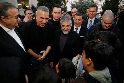 Hazine ve Maliye Bakanı Nebati Diyarbakır da depremzedelerle iftar yaptı
