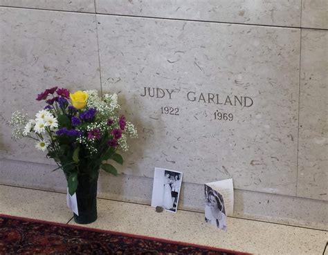 Six Feet Under Hollywood Judy Garland The Woman Who Had Two Graves