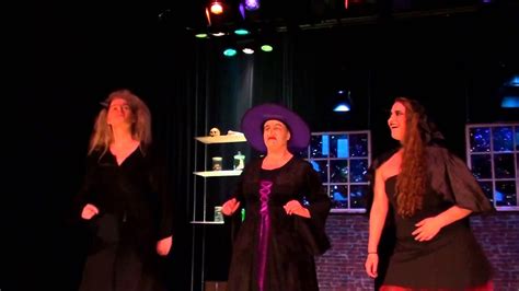 Come, little '90s kids, i'll take thee away, into a land of enchantment. Trailer Hocus Pocus - YouTube