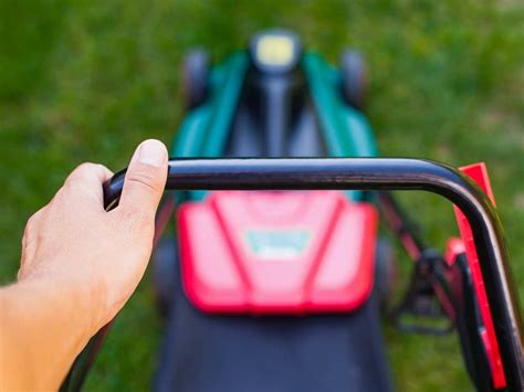 Taskeasy uses technology to simplify the process of ordering lawn care services in your area. Lawn Mowing Services Near Me | Vestavia | Naylors Lawn ...