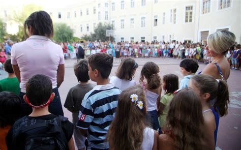 Συνδυάζει το φιλικό και οικογενειακό περιβάλλον με ένα δομημένο και πειθαρχημένο περιβάλλον μάθησης. Πως κατανέμονται οι 9.847 αιτήσεων των Πρότυπων και ...