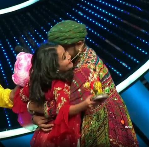 Neha Kakkar Forcibly Kissed By A Contestant On The Sets Of Indian Idol 11 Pics Neha Kakkar