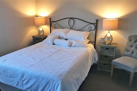 A two bedroom apartment very close to campus and grand river in east lansing. One-Bedroom & Two-Bedroom Apartments in East Lansing, MI