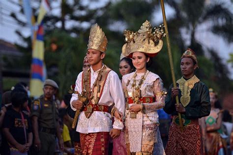 Pariwisata Indonesia dalam Multikulturisme Busana Adat Lampung
