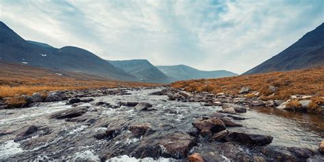 From sami giebmegáisi or giebnegáisi, cauldron crest) is the highest mountain in sweden.the kebnekaise massif, which is part of the scandinavian mountain range, has two main peaks. Kungsleden, Sweden - Travel Inspiration | Inspire Flyer