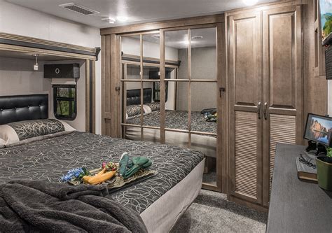 Slides video tour the third bedroom is in the rear of this chaparral fifth wheel. Venom V4013TK Luxury Fifth Wheel Toy Hauler | KZ RV