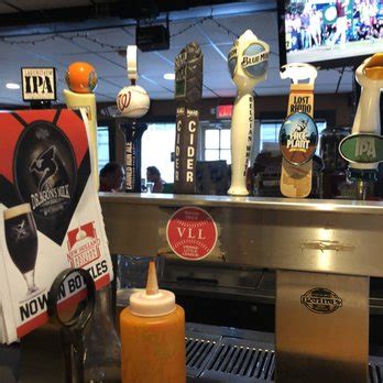 Vienna Inn - 120 Photos & 315 Reviews - Bars - 120 Maple Ave E, Vienna