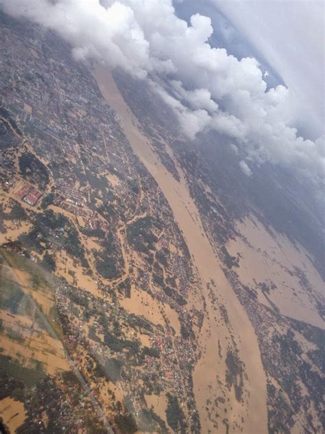 Silakan klik banjir besar bumi kelantan bah kuning 2014 untuk melihat artikel selengkapnya. Saat Kau Sentuh Hatiku...: gambar banjir kelantan 2014
