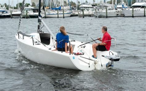 Which Electric Outboard Is Best For A 17ft Sailboat Ask The Experts