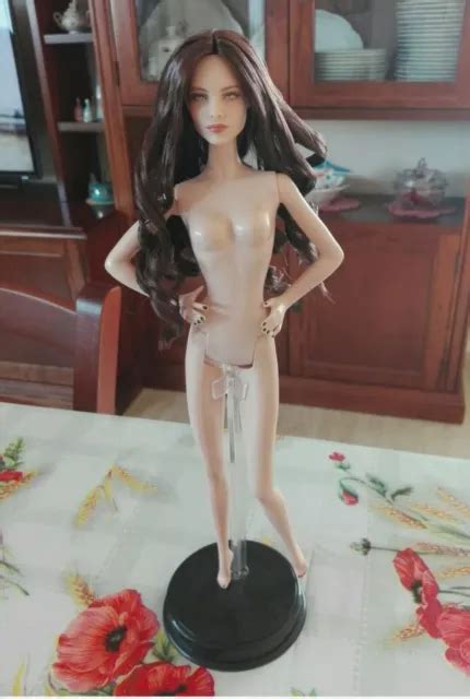 Barbie Natalia Repaint Reroot Nuda Nude Naked Model Muse Doll Collection Mattel Eur