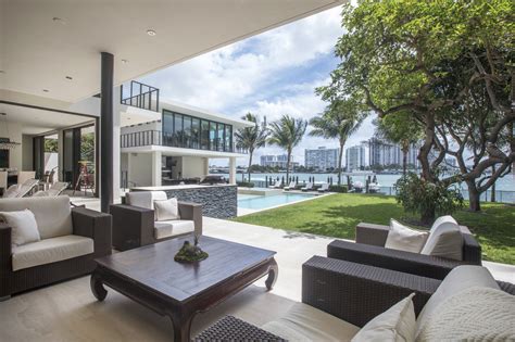 Don't forget to subscribe thumbs up this video! Bali Style Architecture Homes - Bali Gates of Heaven