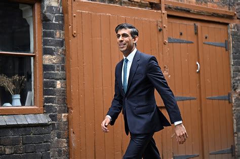 Who Is Rishi Sunak The Next British Prime Minister Vogue