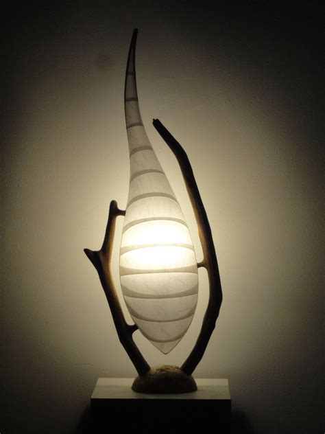 Voilà un très beau cadeau pour noël. lampe à poser en bois, métal, papier japonais P117 ...