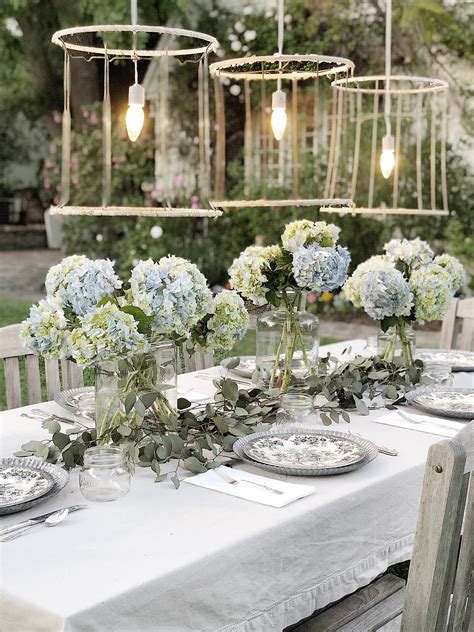 I am fortunate to have a local florist that i can call with my ideas, and they happened to have pale pink lilacs and popcorn hydrangea. 10 Beautiful Spring Table Setting Ideas - Modern Glam