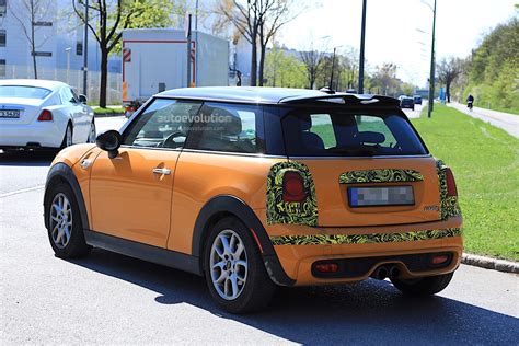 2018 MINI Cooper S Facelift Spotted Testing, It Has Minor Changes 