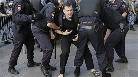 Russian Police Arrest Hundreds During Moscow Demonstration Npr