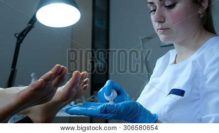 Beauty Master Squeezes Image Photo Free Trial Bigstock