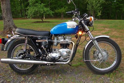 Se decidi di continuare acconsenti a tale utilizzo. 1980 Triumph T 140 E Bonneville - Moto.ZombDrive.COM
