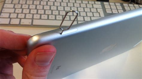 Open the sim tray on your new ipad. How to put a new SIM card into an iPad or iPhone - Macworld UK