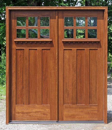 There are many benefits to using double front doors, though if your double front doors and your shades all match, you give your house a certain level of cohesiveness that will make you the envy of your neighbors. Craftsman style double doors