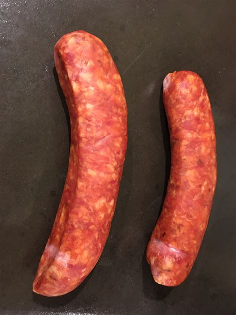 Cette spécialité pourra être dégustée avec la nouvelle « baguette ajoulote ». Passion saucisson - rts.ch - Suisse