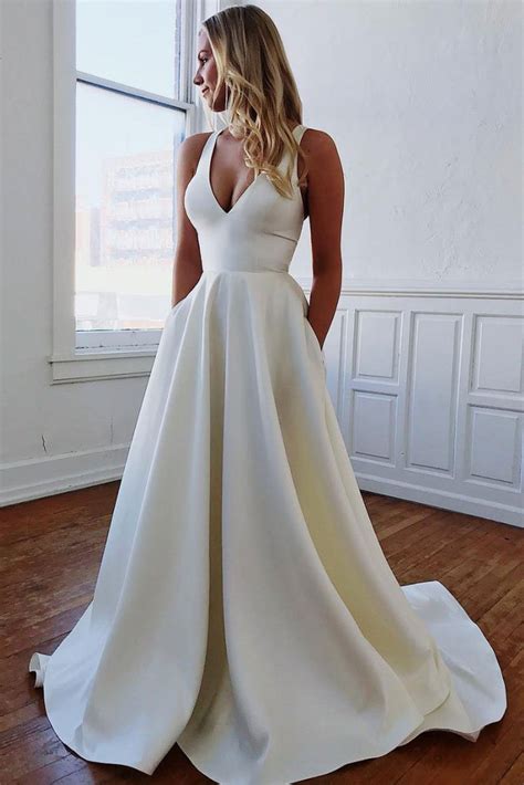 Elegant V Neck Ivory Wedding Dresses With Pockets Open Back Satin Wedding Gowns On Sale